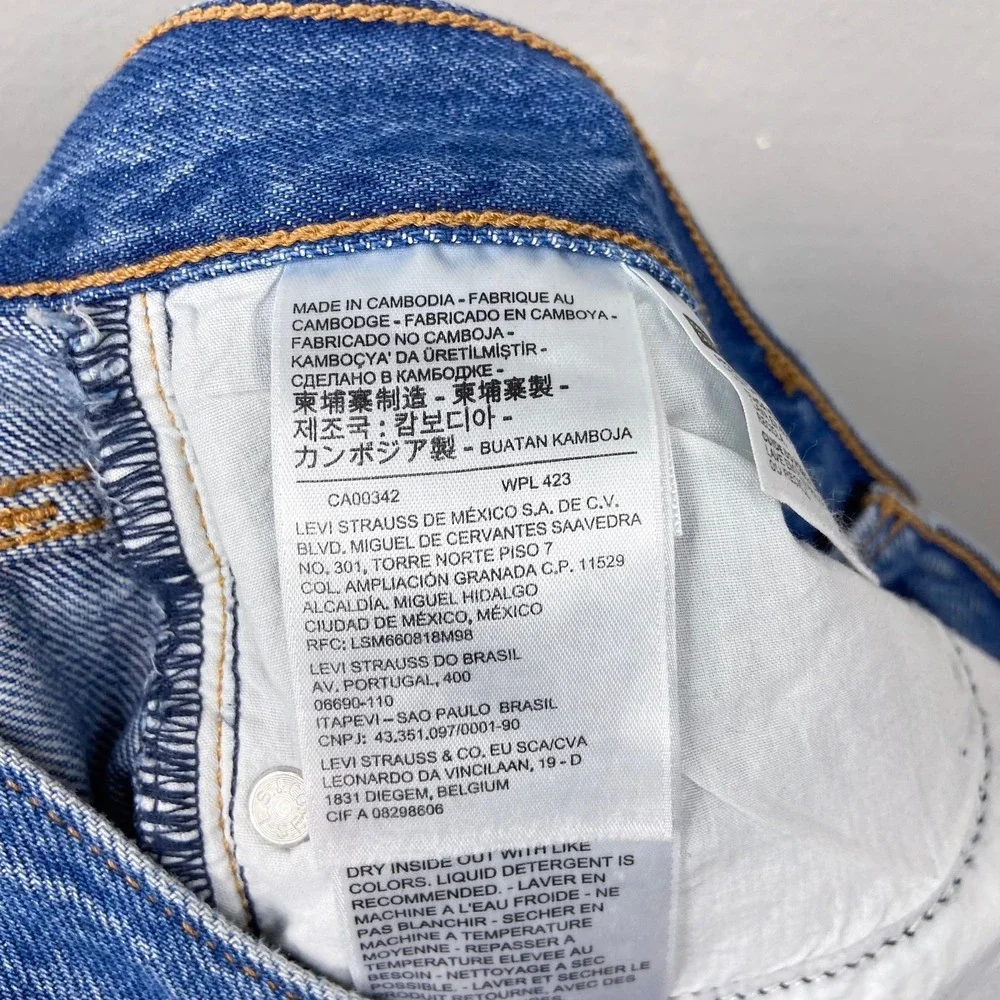 Levi's Wedgie Straight Jeans‎ Women 29 Icon Blue Distressed Raw Hem Button Fly